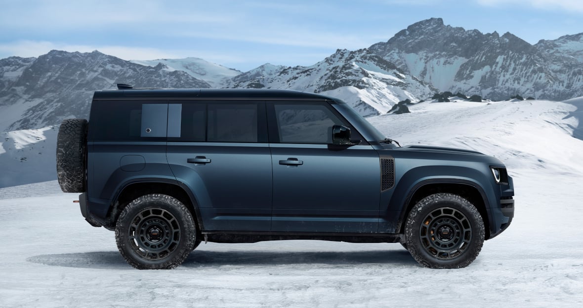 Land Rover Defender Octa in Iraq